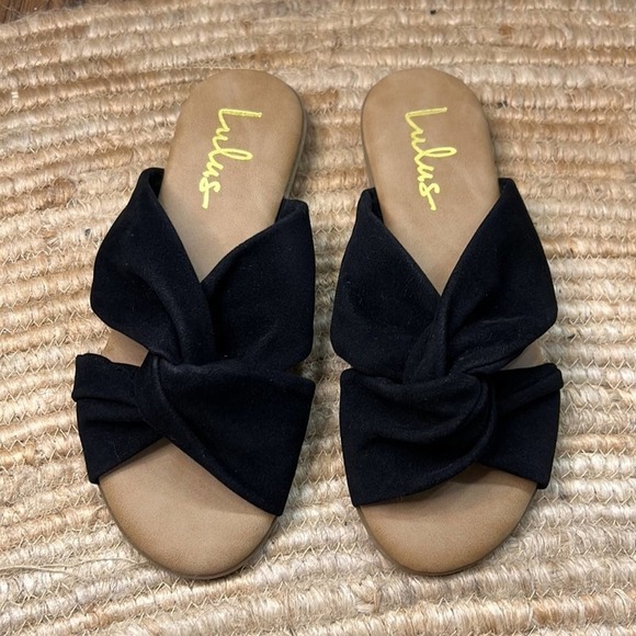 EUC LULUS Santana Black Suede Criss Cross Slide Slip On Sandals Size 5.5 - Picture 2 of 8